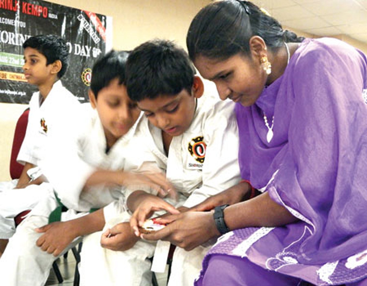 நோய்களைக் குணப்படுத்தும் "புஃட் ரிஃப்லக்ஸாலஜி'!