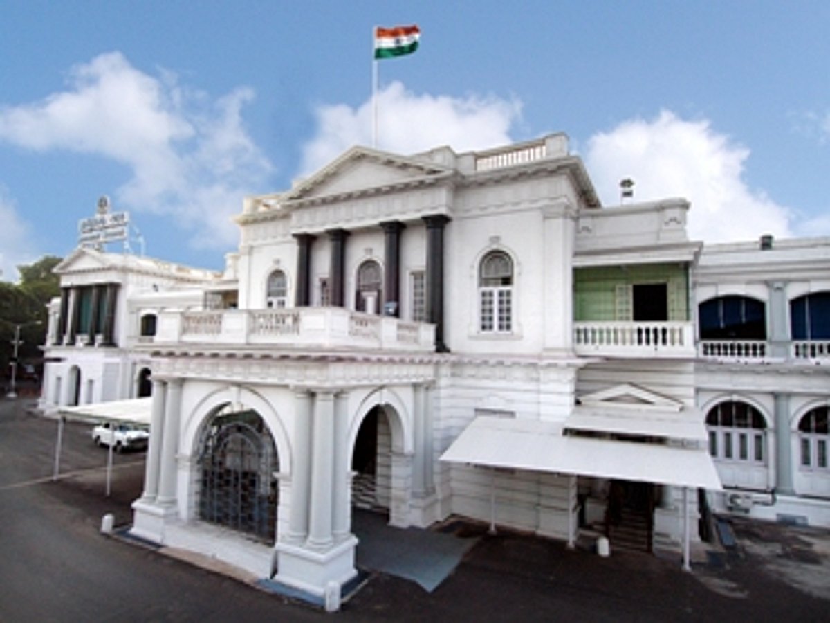 இந்த நாளில் அன்று - (11.09.1985) - தமிழ்நாடு அரசு ஊழியருக்கு கூடுதல் கிராக்கிப்படி - அரசுக்கு ஆண்டுக்கு ரூ.14 கோடி கூடுதல் செலவு