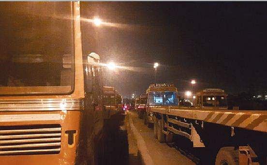 தேக்கநிலையில் சிக்கித் தவிக்கும் சென்னைத் துறைமுகம் : புதிய துறைமுகத் தலைவருக்கு காத்திருக்கும் சவால்கள்