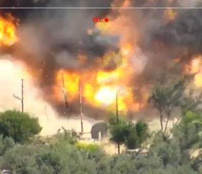 எகிப்தில் ராணுவம் குண்டு வீச்சு: பயங்கரவாதிகள் 100 பேர்  பலி!