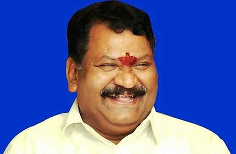 நெல்லித்தோப்பு தொகுதியில் அதிமுக சார்பில் ஓம்சக்தி சேகர் போட்டி