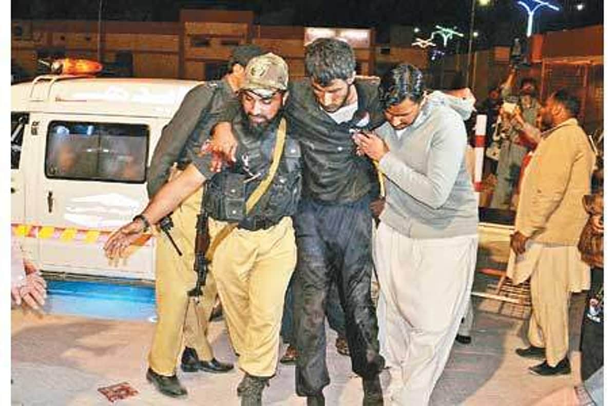 குவெட்டா தாக்குதலில் உயிர் பிழைத்தது எப்படி? தப்பித்தவர் பரபரப்பு பேட்டி