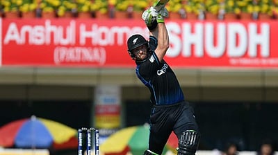 நான்காவது ஒருநாள் போட்டி: இந்தியாவுக்கு 261 ரன்களை  வெற்றியிலக்காக நிர்ணயித்த நியூசிலாந்து!