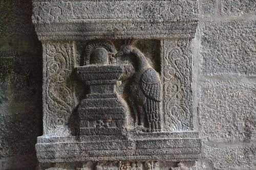 அதிமுக - திமுக நேருக்கு நேர் மோதும் மயிலாடுதுறை: ஒரு ஃபுல் ரிப்போர்ட்!