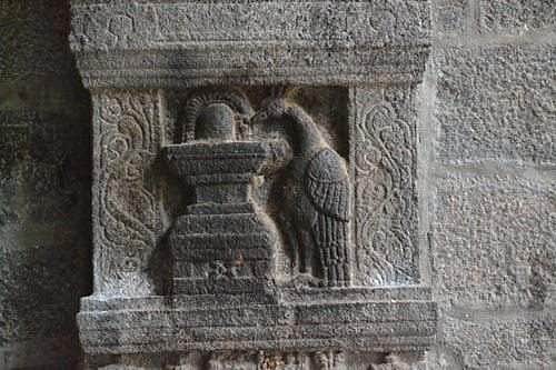 அதிமுக - திமுக நேருக்கு நேர் மோதும் மயிலாடுதுறை: ஒரு ஃபுல் ரிப்போர்ட்!