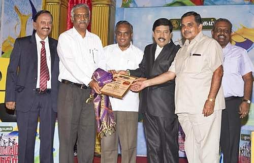 கலசலிங்கம் பல்கலை.க்கு சிறந்த கல்வி நிறுவனத்திற்கான விருது