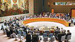 ஹோா்முஸ் நீரிணையைத் திறக்கக்கோரிய ஐ.நா. தீா்மானம்: வீட்டோ அதிகாரத்தைப் பயன்படுத்தி சீனா, ரஷியா முறியடிப்பு