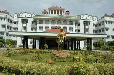 தஞ்சாவூர், அரவக்குறிச்சி தேர்தலை ஒத்திவைக்கக் கோரிய மனு: உயர்நீதிமன்றம் தள்ளுபடி!