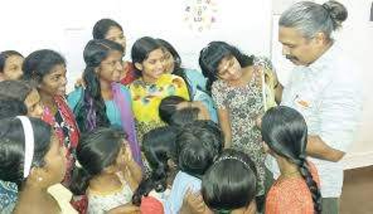 இவர் ஹீரோ இல்லையா?