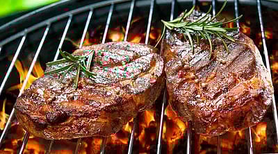 சிகப்பு இறைச்சி  சாப்பிடாதீர்கள் ! 50 வயதுப் பெண்களுக்கு எச்சரிக்கை! 