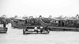 ராமேசுவரம் மீனவா்கள்
12 பேருக்கு காவல் நீட்டிப்பு