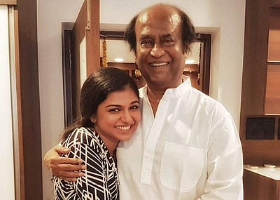 தலைவா....: ரஜினியைச் சந்தித்த டப்பிங் கலைஞர் ரவீணா! (படங்கள்)