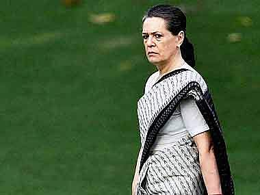 மருத்துவமனையில் இருந்து வீடு திரும்பினார் காங்கிரஸ் கட்சித் தலைவர் சோனியா!