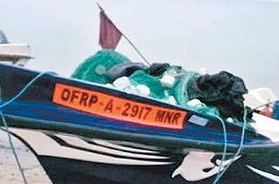 தமிழக மீனவர்கள் 4 பேர் இலங்கை கடற்படையால் சிறைபிடிப்பு