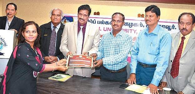 தஞ்சை தமிழ் பல்கலைக் கழகத்தில் பல மொழிகளில் பயிற்சி!