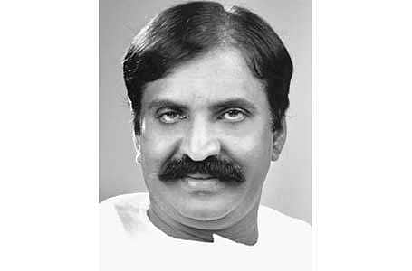 தமிழுக்குப் புனைபெயர் கம்பன்