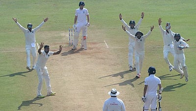 மும்பை டெஸ்ட்: தோல்வியின் விளிம்பில் இங்கிலாந்து!