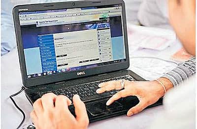 மோசடிகளை நினைத்து பயப்பட வேண்டாம்! ஆதார் எண்ணை பாதுகாக்க வழி இருக்கு!!