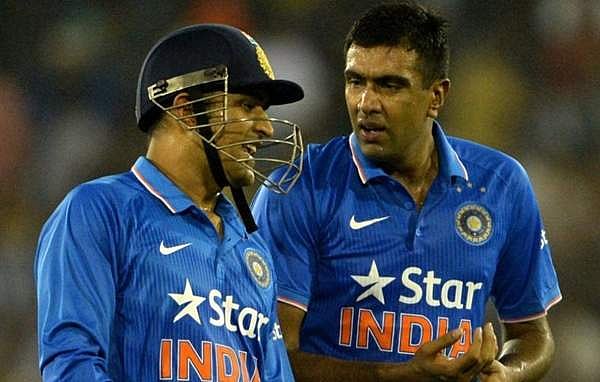 தோனிக்கு நன்றி சொல்லாத அஸ்வின்: வெகுண்ட ரசிகர்கள்!