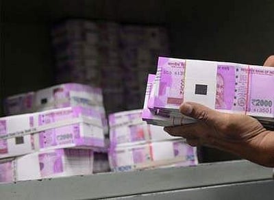 ரூ.2000 நோட்டுக்கள் அச்சிடுவது நிறுத்தம்: விரைவில் புதிய ரூ.200 நோட்டுகள்