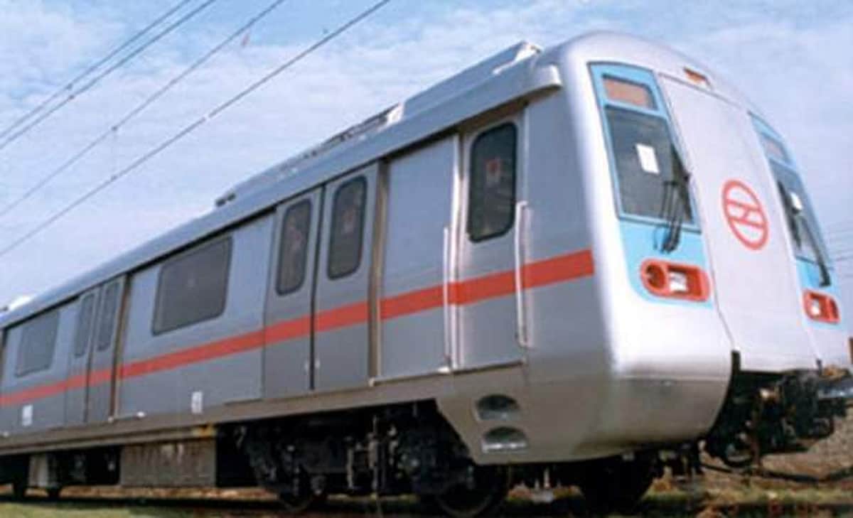 மெட்ரோ ரயில் முன் பாய்ந்து வாலிபர் தற்கொலை!