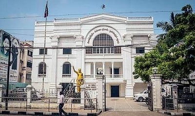 தினகரன் அறிவிப்புகள் எதுவும் கட்சியை கட்டுப்படுத்தாது: ஈபிஎஸ் அணி தீர்மானம் நிறைவேற்றம்