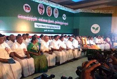 ஜெயலலிதா பிறந்த நாளை தேசிய விவசாயிகள் தினமாக அறிவிக்க வலியுறுத்தி தீர்மானம்