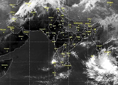 தமிழக மக்களுக்கு முக்கியச் செய்தி: புதிய காற்றழுத்தத் தாழ்வு பகுதி புயலாக மாறும் வாய்ப்பு