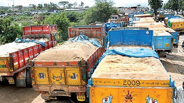 மணற்கொள்ளை விவகாரத்தில் கேரளாவுக்கு இருக்கும் விழிப்புணர்வு தமிழகத்துக்கு ஏன் இல்லை?