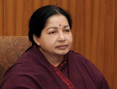 ஜெயலலிதாவின் சொத்துக்களை நிர்வகிக்கப் போவது யார்?: தீபக், தீபாவுக்கு உயர் நீதிமன்றம் நோட்டீஸ் 