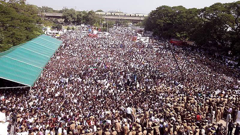 இப்படி செய்தால் மக்கள் தொகையைக் கட்டுப்படுத்தலாமாம்! சொல்கிறார் ஒரு சாமியார்!!