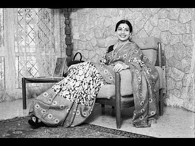 ‘ஜெ’வின் உடைத்தேர்வுகள் அவரது ஆழ்மனதின் வெளிப்பாடுகளா?!