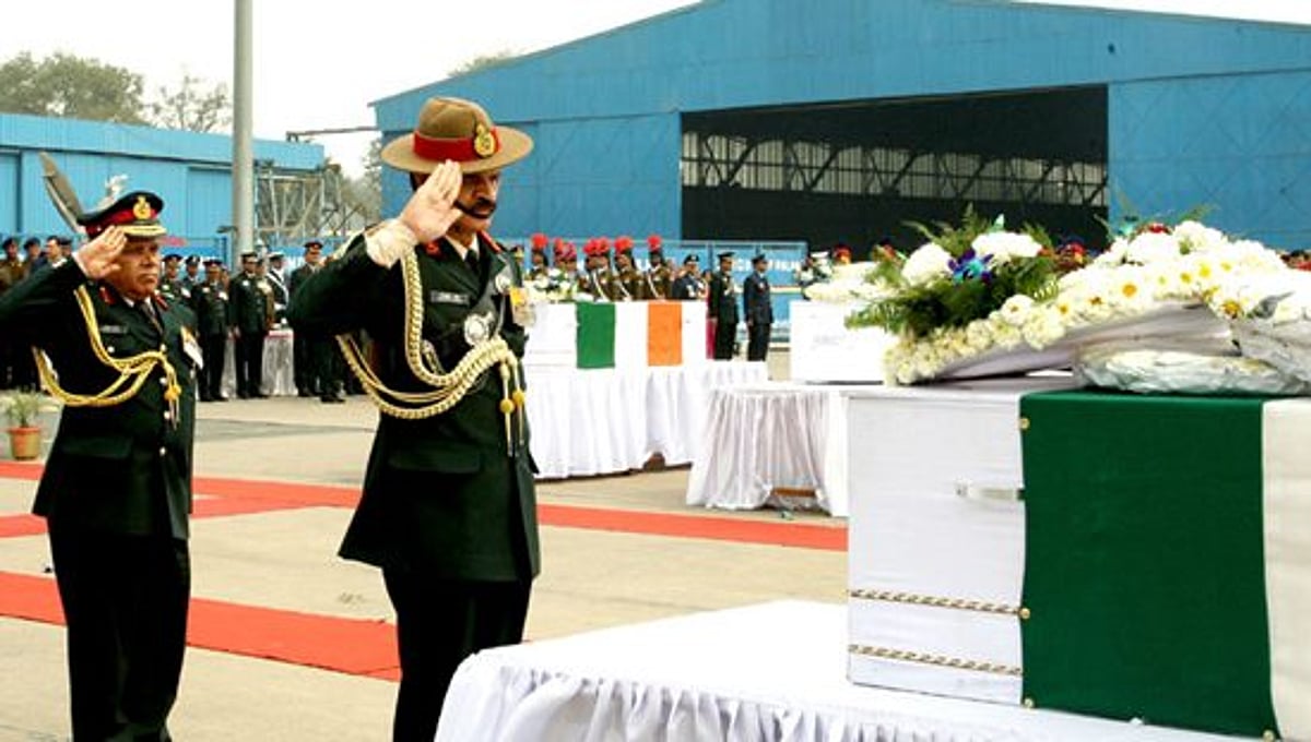 சியாச்சின் பனிச்சரிவு: 9 ராணுவ வீரர்களின் உடல்கள் தில்லி வந்தது