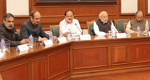 ஜவஹர்லால் நேரு பல்கலை. விவகாரம் குறித்து விவாதிக்க தயார்: மோடி