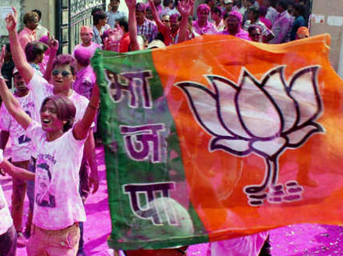 8 மாநில இடைத்தேர்தல்: பாஜகவுக்கு சாதகம்; காங். பின்னடைவு