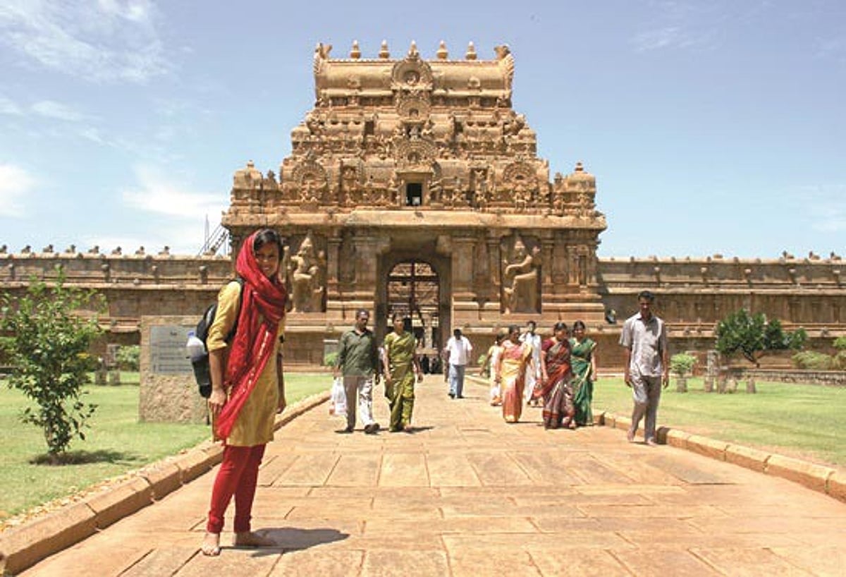 ஊர் சுற்றிக் காட்டும் சுற்றுலாத் தொழில்!