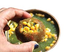 பானி பூரி சாப்பிட்ட 6 வயது குழந்தை பலி! 43 பேருக்கு உடல்நலம் பாதிப்பு!