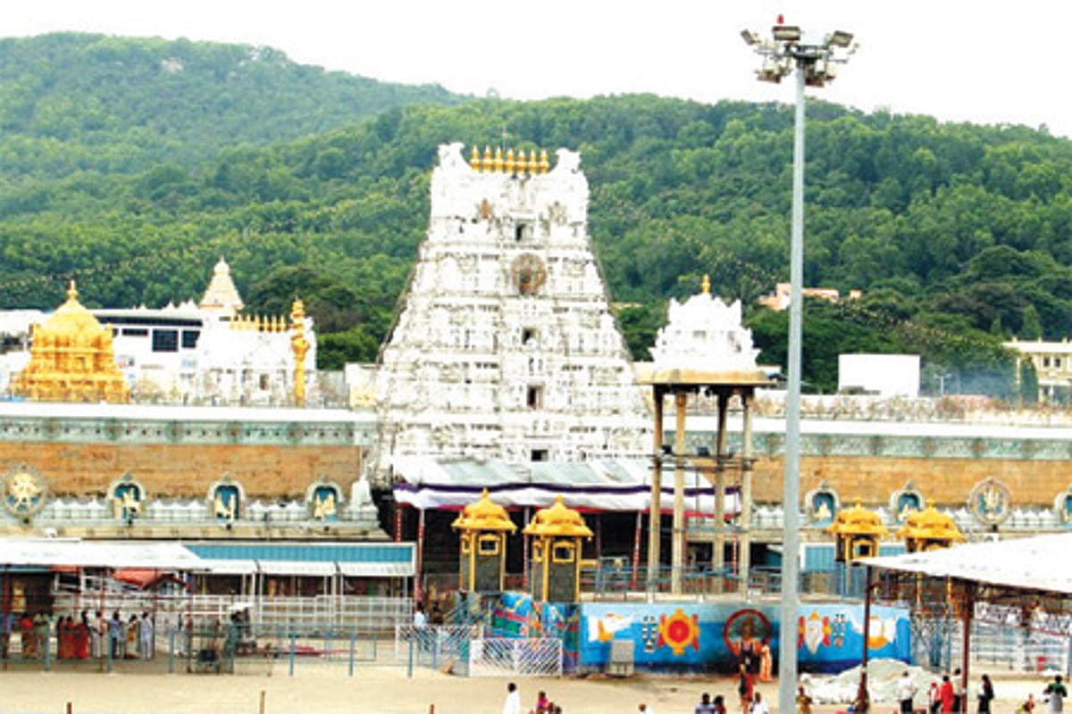 கோடை விடுமுறையின் கடைசி ஞாயிறு: திருப்பதியில் ஒரே நாளில் லட்சம் பேர் தரிசனம்