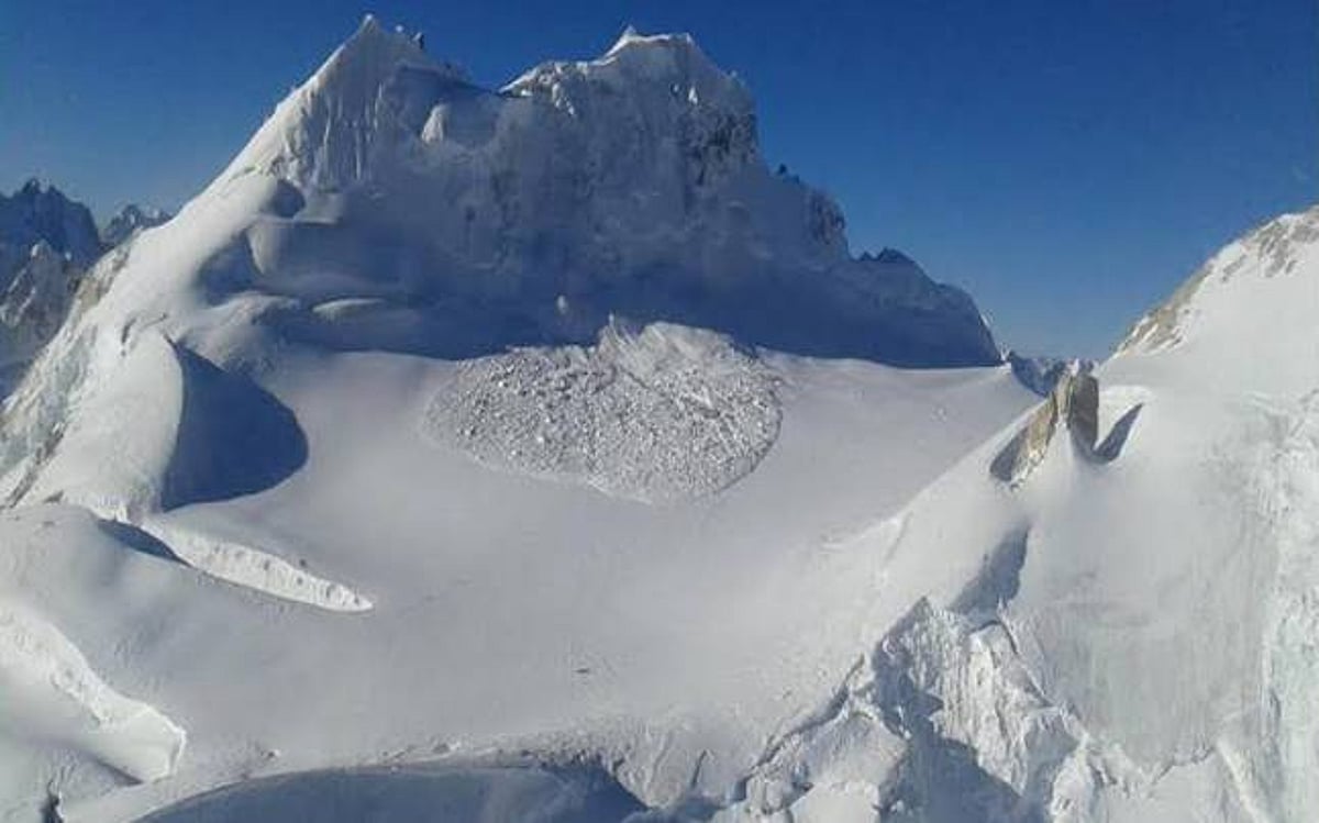 சியாச்சின் பனிச் சரிவு: 10 வீரர்களும் இறந்திருக்கலாம்?