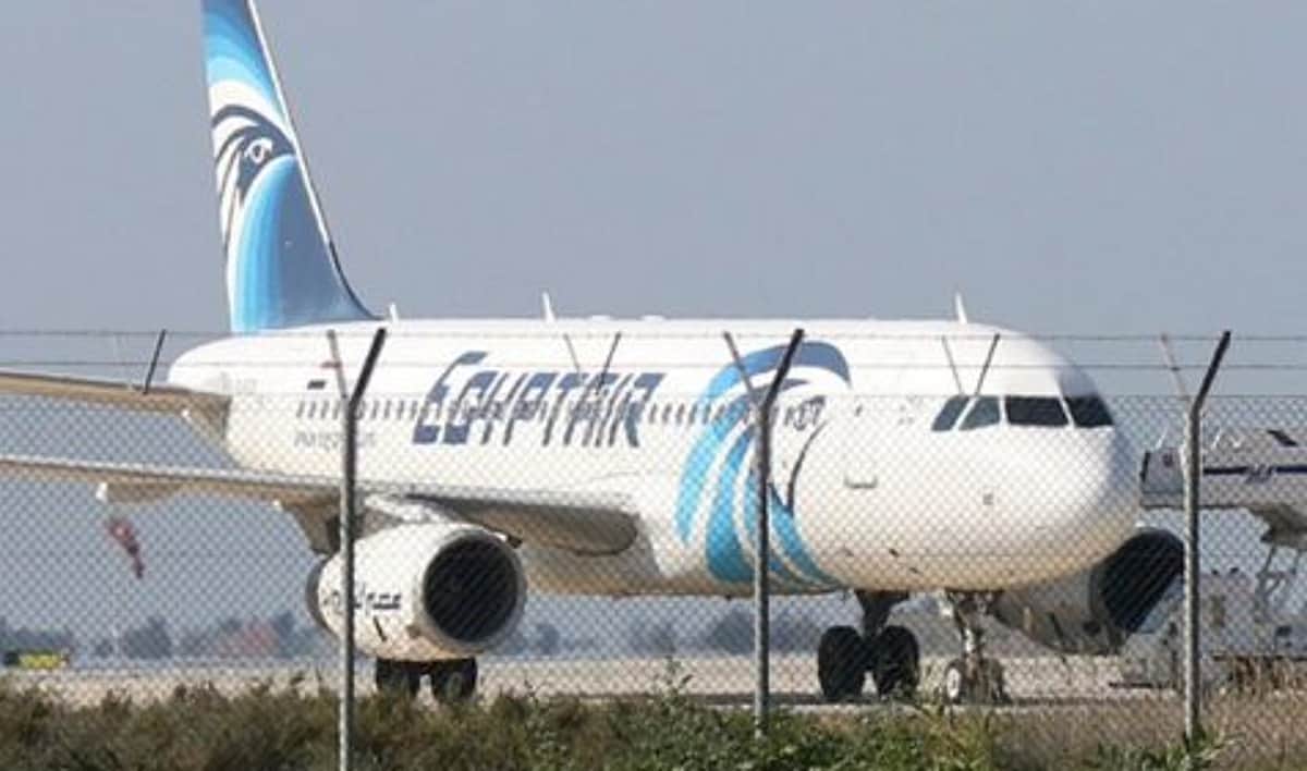 எகிப்து பயணிகள் விமானத்தைக் கடத்தியவர் கைது: பயணிகள், ஊழியர்கள் மீட்பு