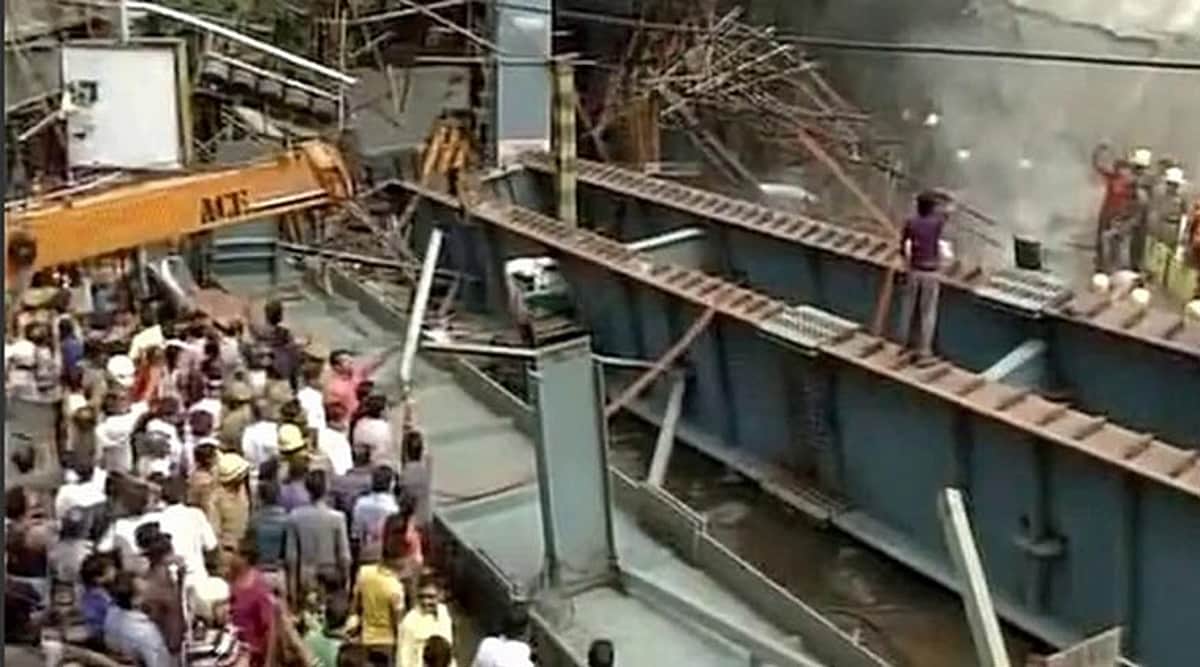 கொல்கத்தாவில் புதிய பாலம் இடிந்து விழுந்ததில் 10 பேர் பலி?