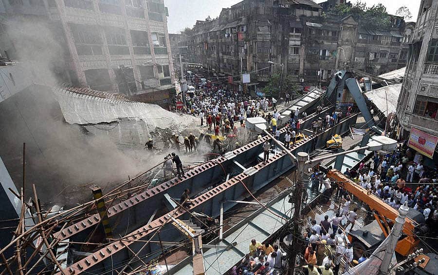 கொல்கத்தா பாலம் இடிந்து விபத்து: பலி 18 ஆக உயர்வு