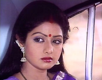 அம்மா மடியில் கொஞ்ச நேரம்! ஸ்ரீதேவியின் உருக்கம்!