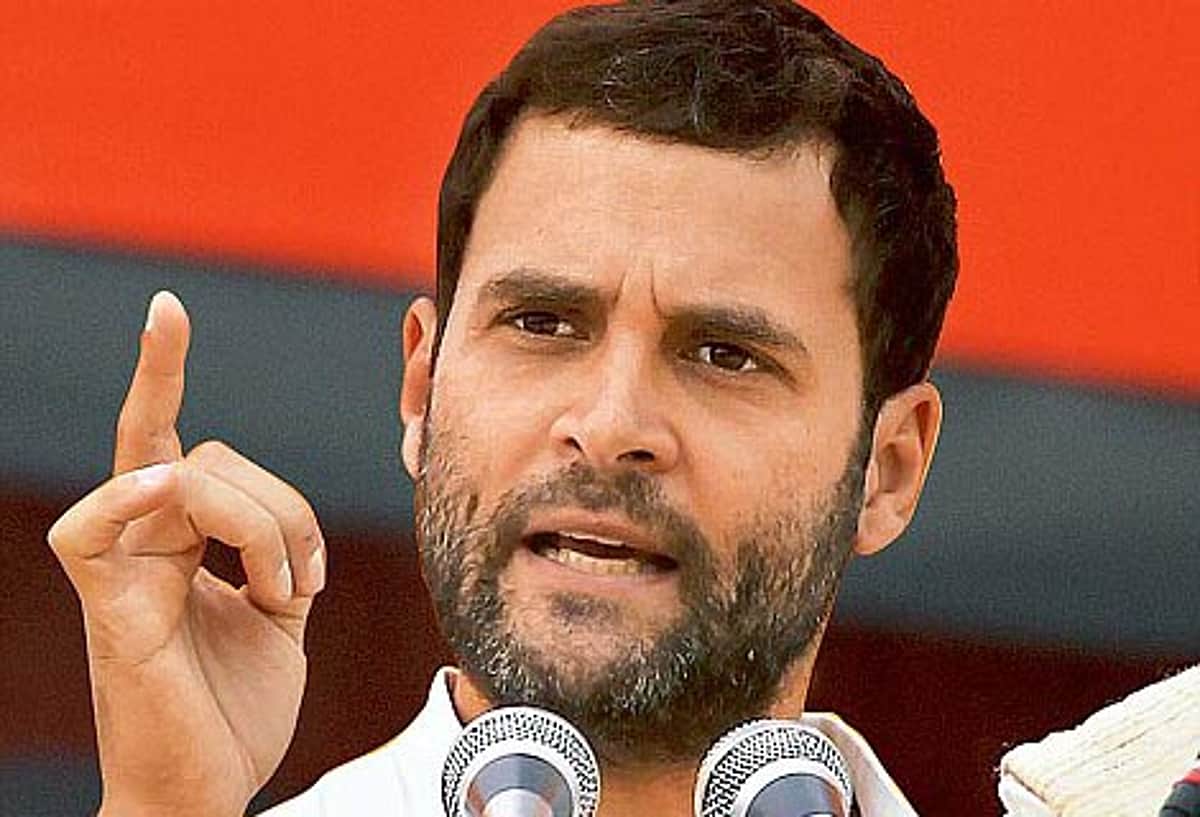 ஆனந்திபென் படேலை 'பலியாடு' ஆக்குவதால் பாஜக தப்பித்துவிட முடியாது: ராகுல் காட்டம்