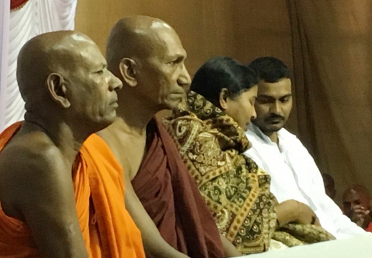 புத்த மதத்துக்கு மாறிய ரோஹித் வேமூலாவின் தாய், சகோதரர்