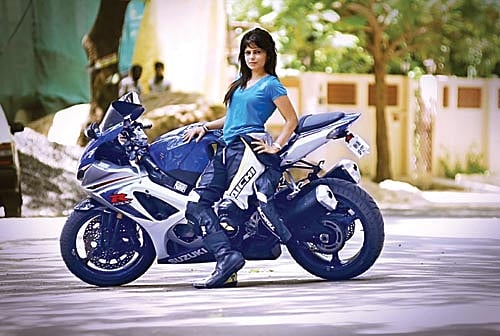 உலக அளவில் சேம்பியன்ஷிப் வெல்ல வேண்டும்! - சொல்கிறார் கார் பந்தய வீராங்கனை: அலிஷா அப்துல்லா