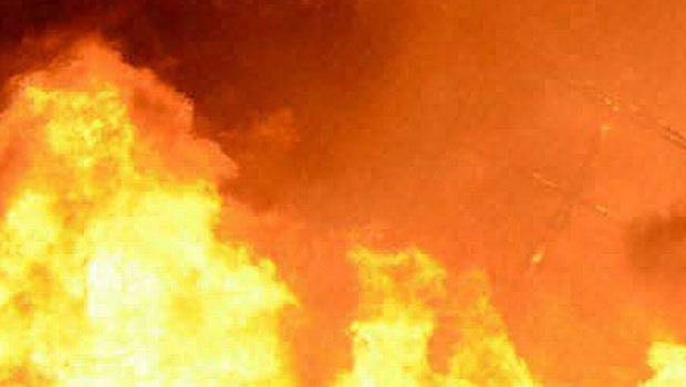 தில்லி ஷாஹ்தரா பகுதியில் பயங்கர தீ விபத்து: 3 பேர் பலி