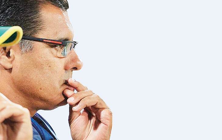 பாகிஸ்தான் கிரிக்கெட்டும், பயிற்சியாளரும்...