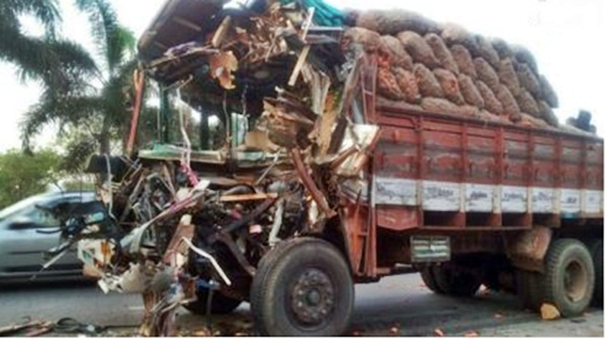 ஹைதராபாத் அருகே சாலை விபத்து: 4 பேர் பலி, 6 பேர் காயம்