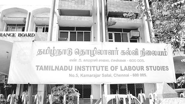 வேலைவாய்ப்புகளை அளித்து வரும் தொழிலாளர் மேலாண்மை மற்றும் தொழிலாளர் சட்டங்கள் குறித்த படிப்புகள்!